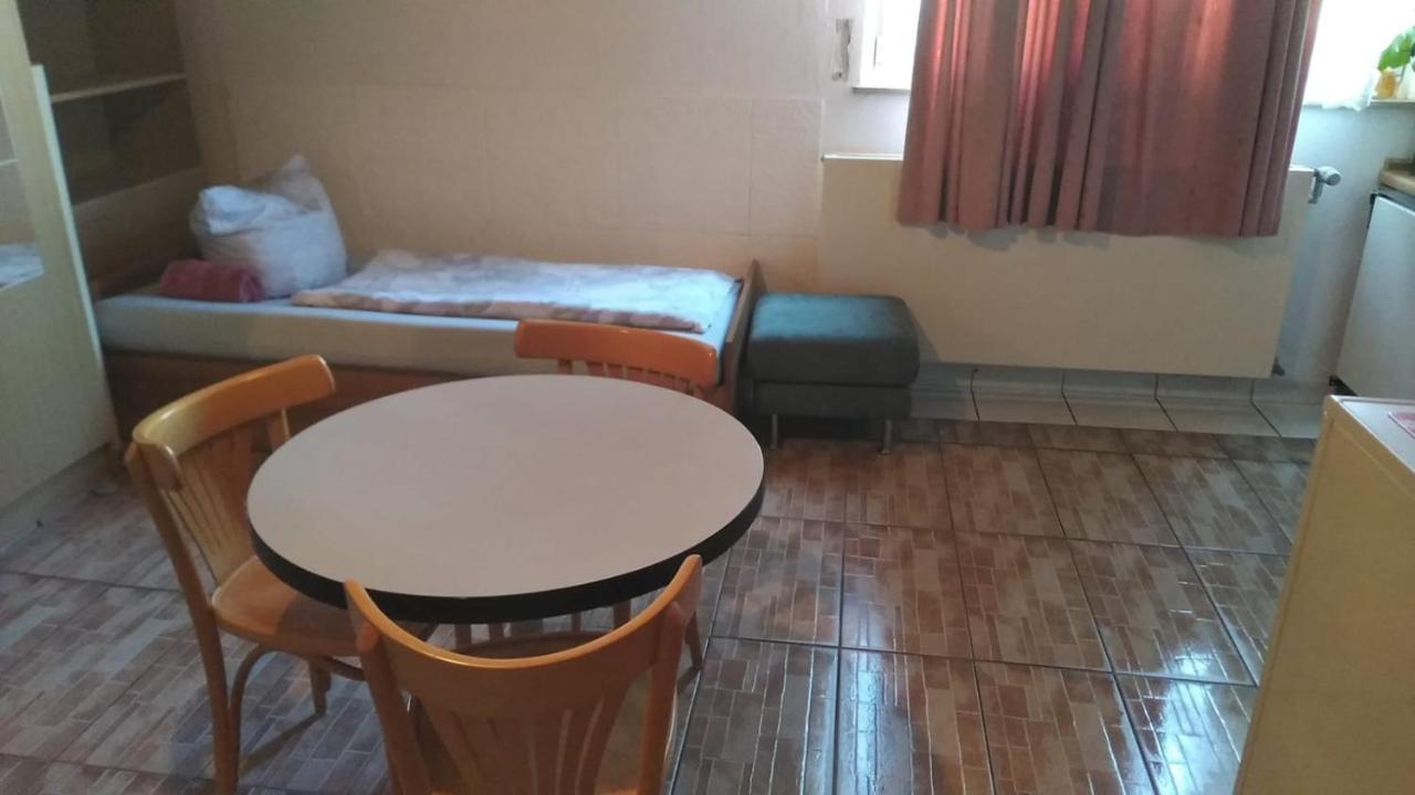 Apartament Kleine Unterkunft In Stuttgart-Muenchfeld Zewnętrze zdjęcie